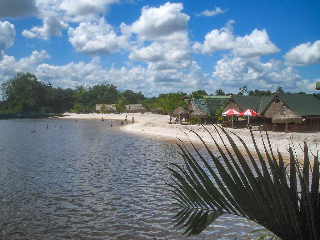 Suriname-vakantie-banner-whithe-Beach
